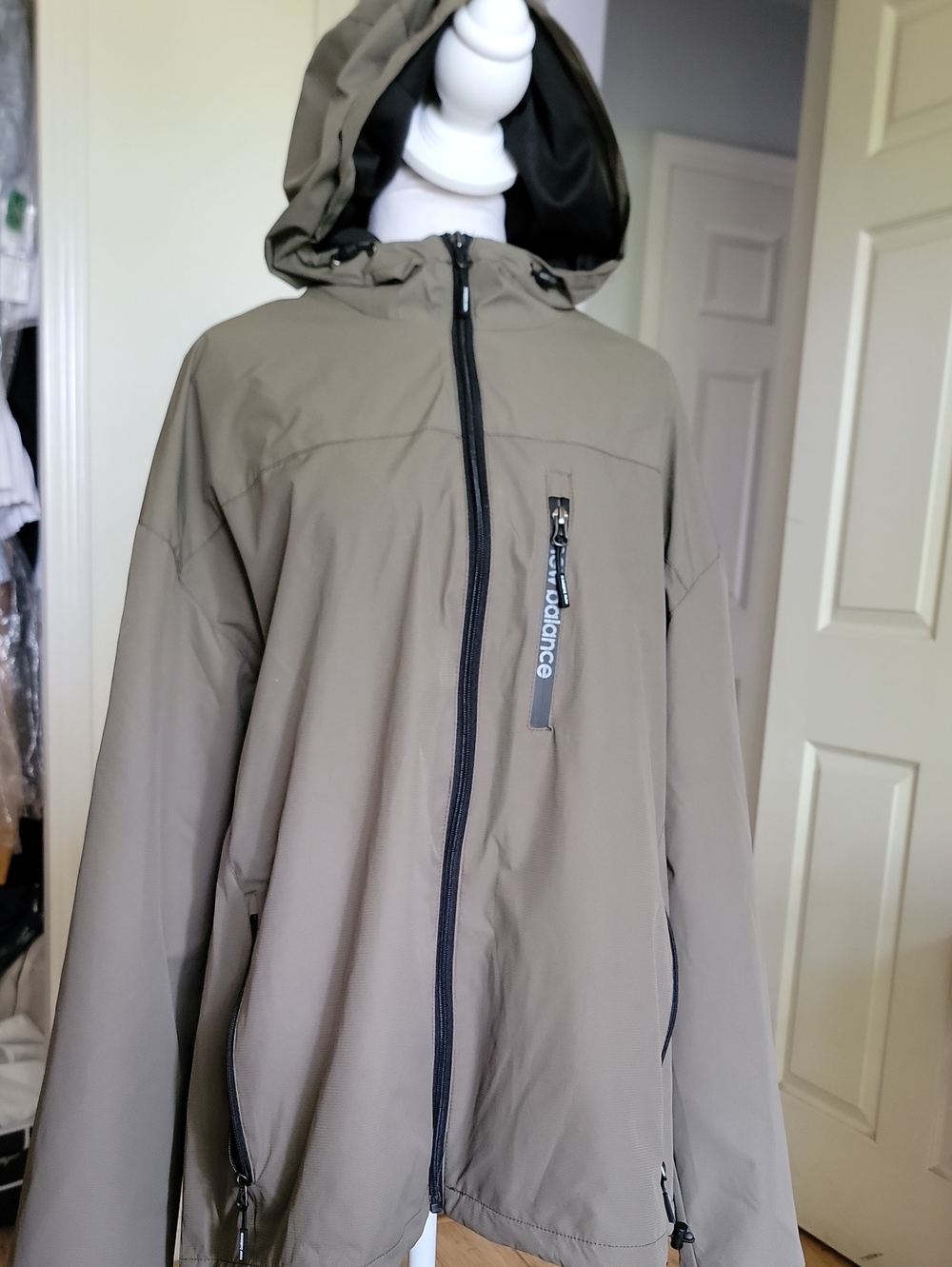 New Balance Men's Hooded Shell Jacket in Olive